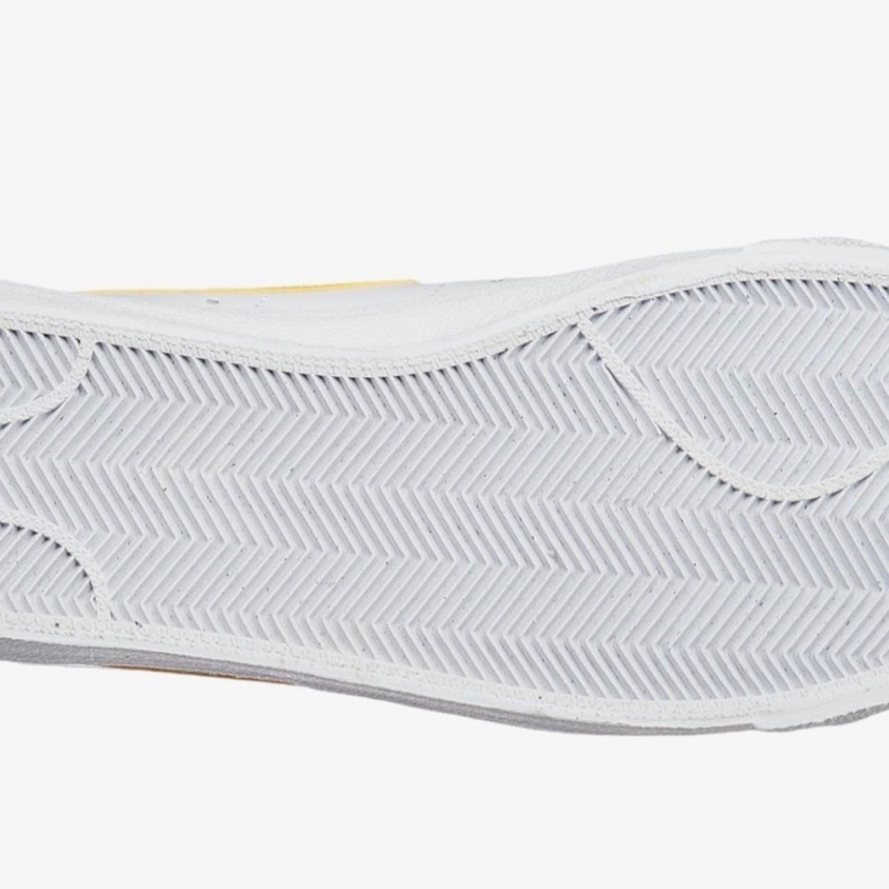 Nike Blazer Low ‘77 Vintage White Sneakers with Yellow Swoosh - Picture 3 of 4
